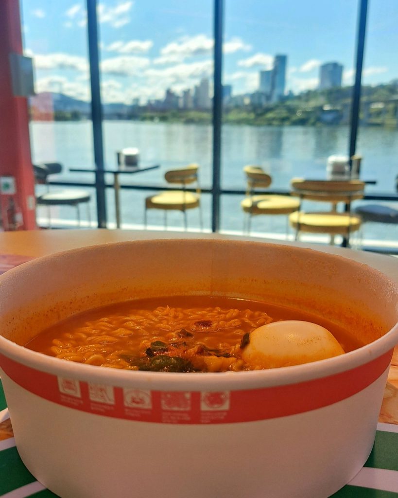 Ttukseom Hangang Park ramen