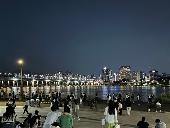 Yeouido Hangang Park night
